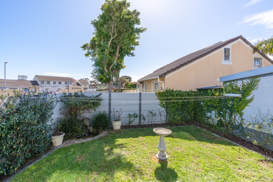 4 Bedroom Property for Sale in Thornton Western Cape